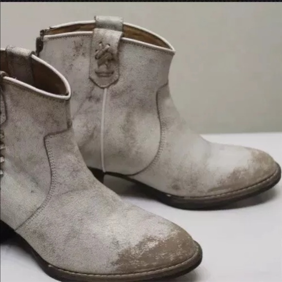 New Very Volatile Women Ankle Boots Distressed White Tassel Leather 6.5 Cowboy - Picture 3 of 3